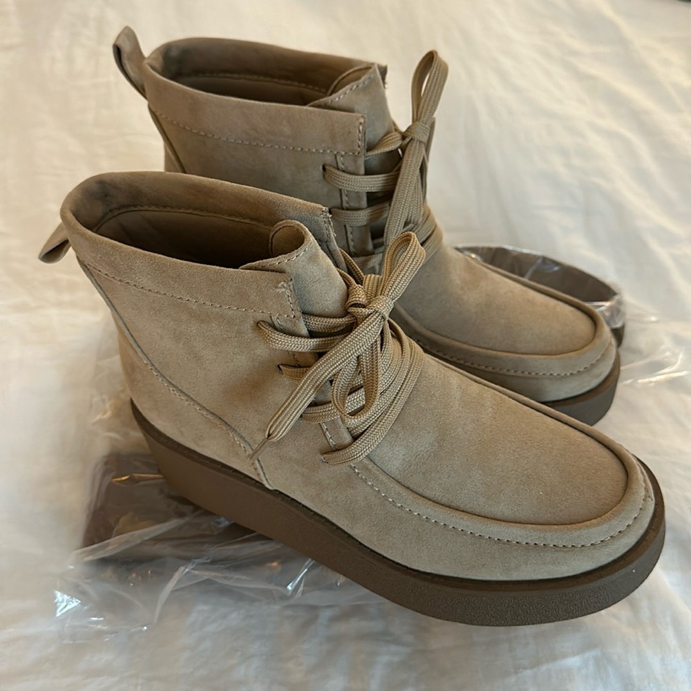 Old navy boots size 8